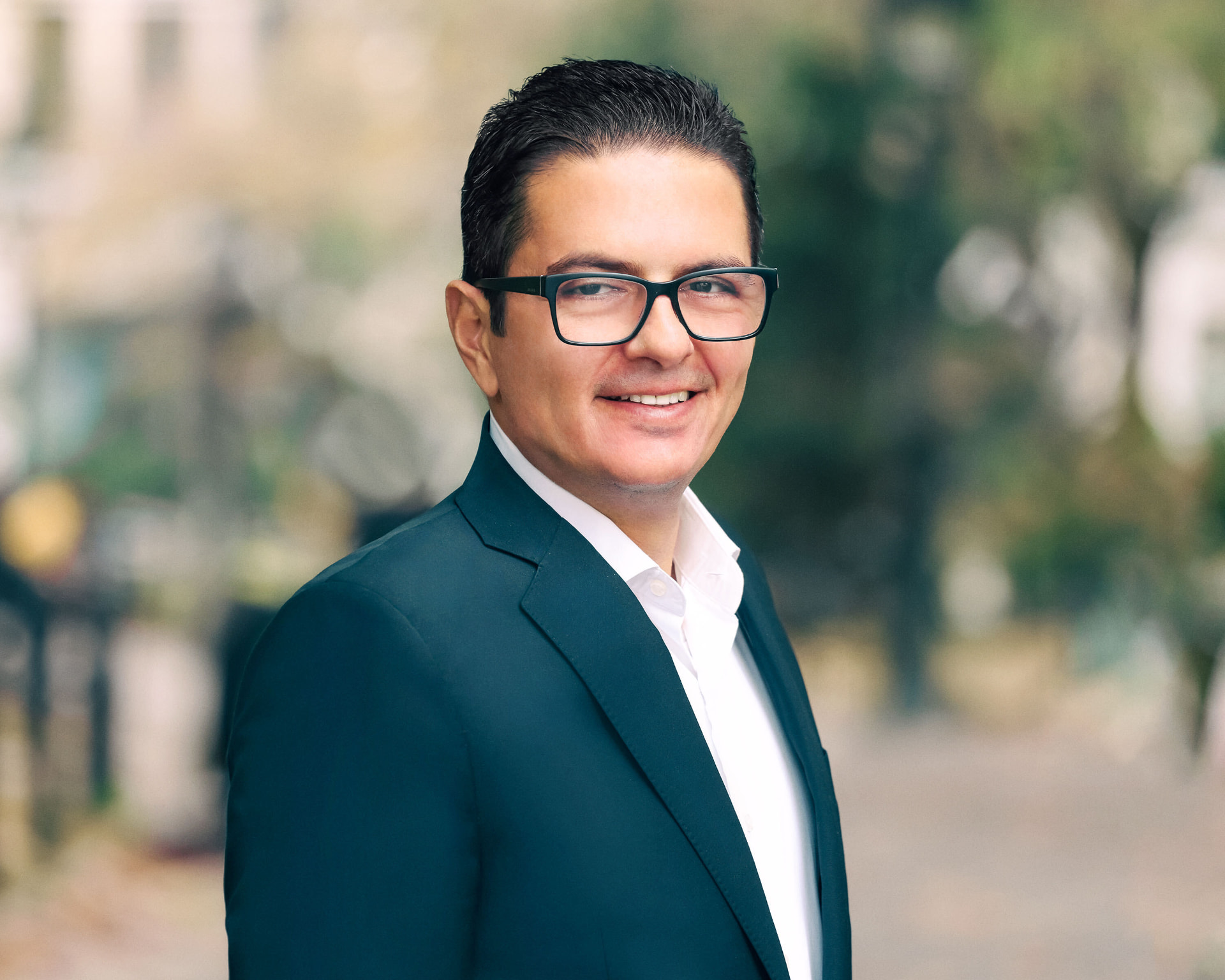 Cesar Guevara, Realtor